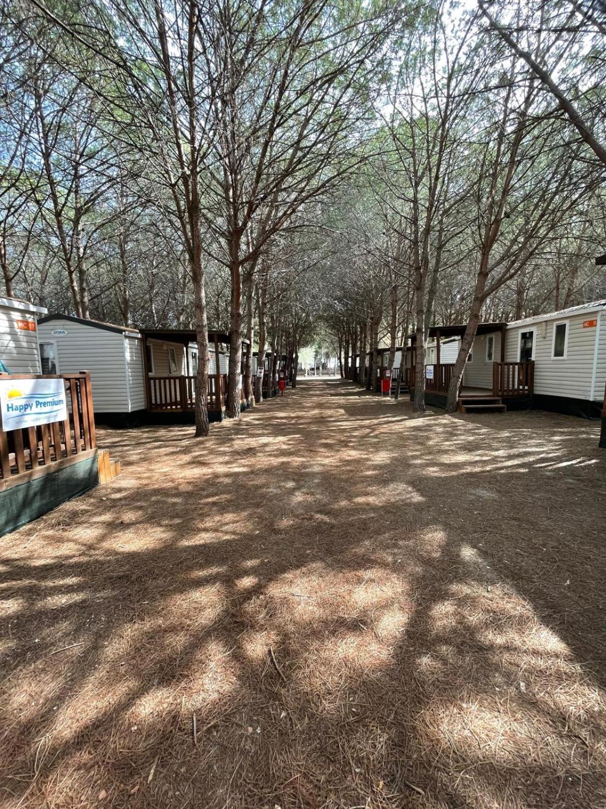 Happy Camp Mobile Homes In Camping Iscrixedda Лотцорай Екстериор снимка